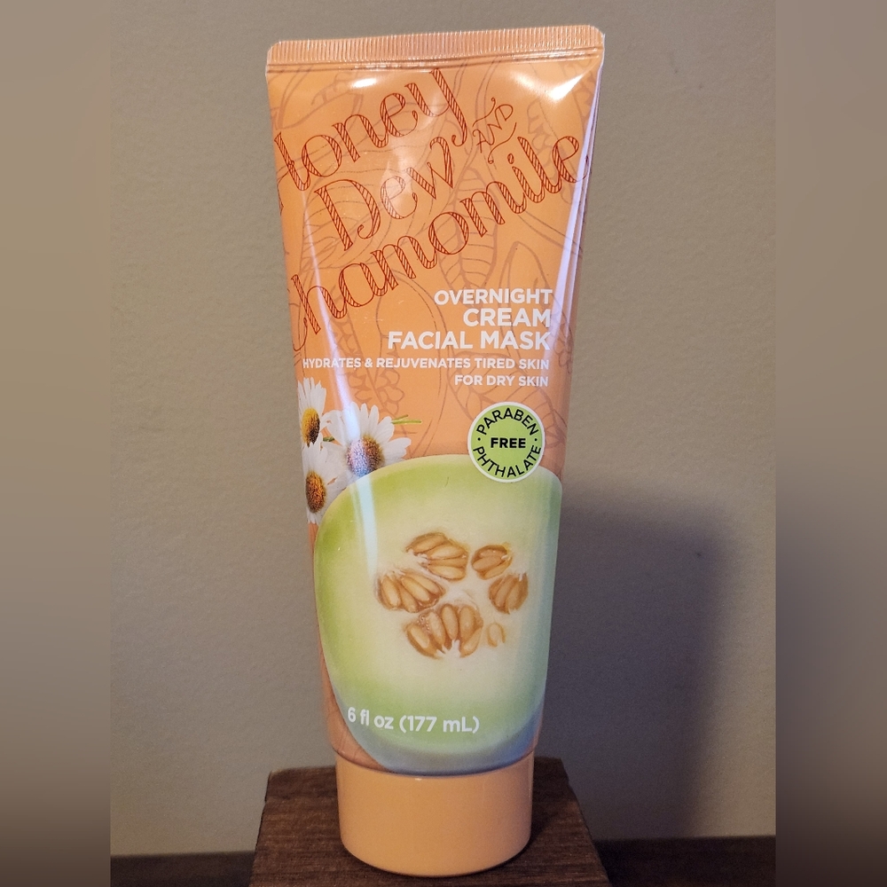 Honey Dew & Chamomile Overnight Cream Facial Mask - Peach & Lime Green Tube